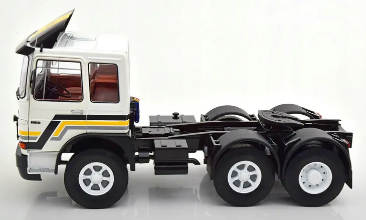 rk-man-f8-bialy