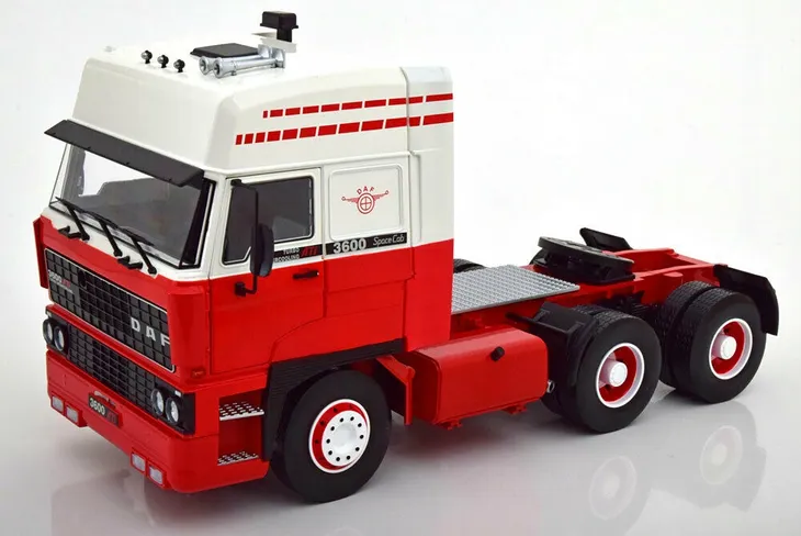 rk-daf-3600-space-cab-czerwony-bialy