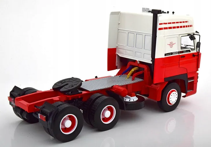 rk-daf-3600-space-cab-czerwony-bialy