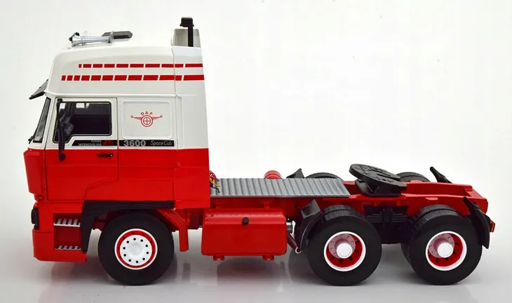 rk-daf-3600-space-cab-czerwony-bialy