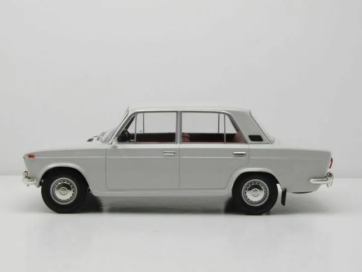 triple9-lada-waz-2103-szary