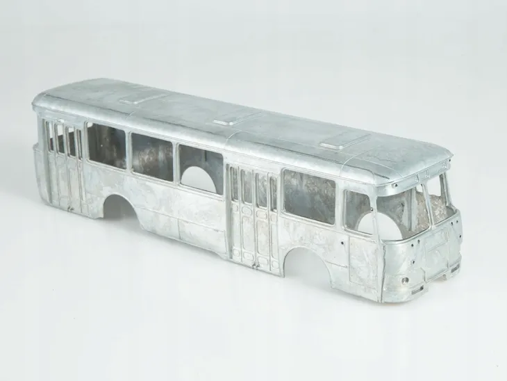 avd-liaz-677m