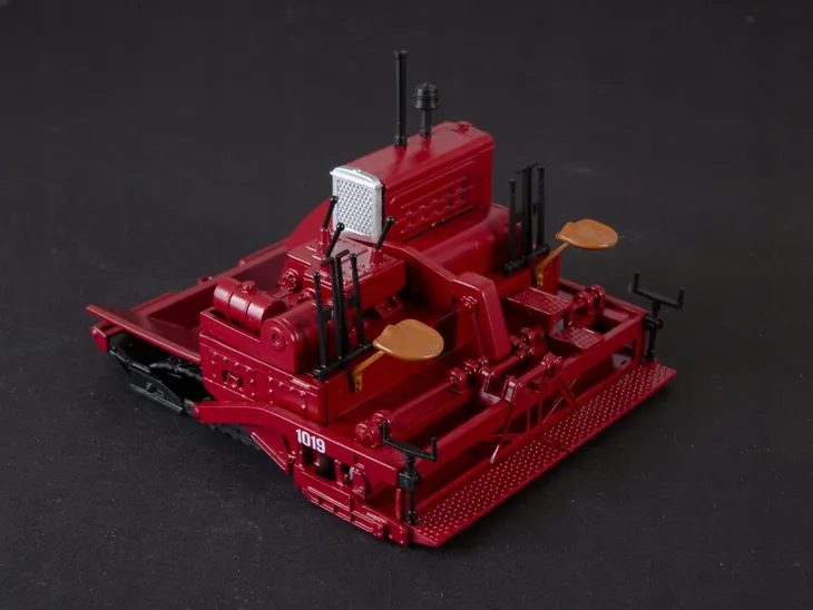 modelpro-rozscielacz-asfaltu-d-150b