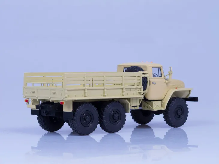 aist-ural-4320