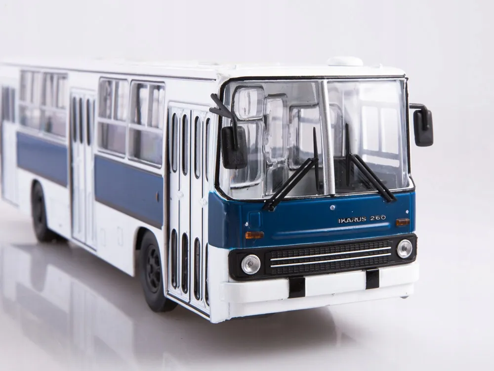 sa-ikarus-260-bialo-niebieski