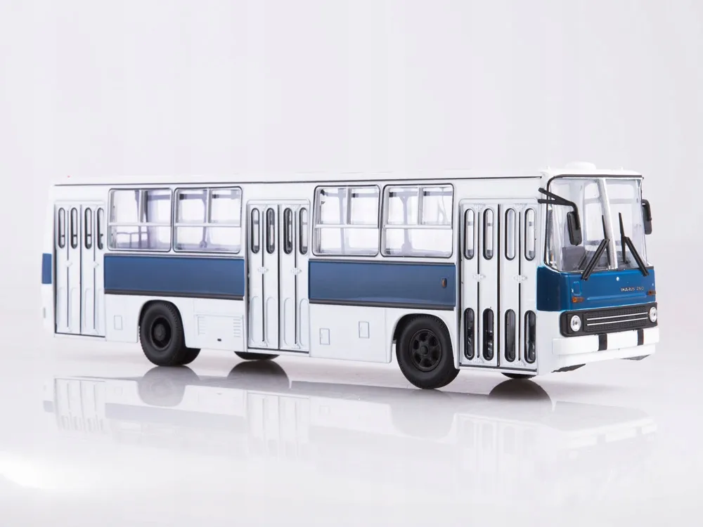 sa-ikarus-260-bialo-niebieski
