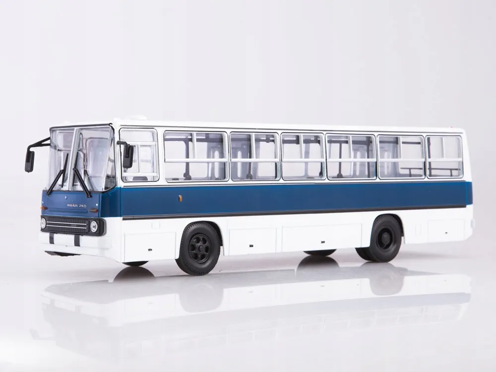 sa-ikarus-260-bialo-niebieski