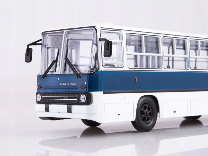 sa-ikarus-260-bialo-niebieski