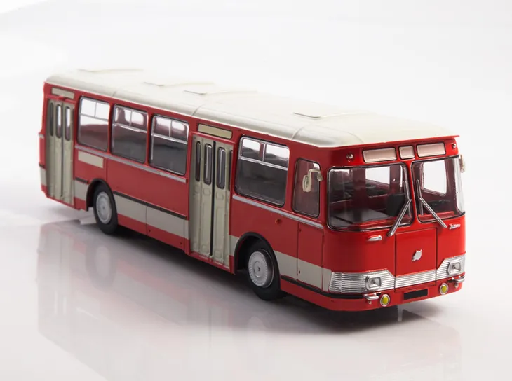 modimio-liaz-677e