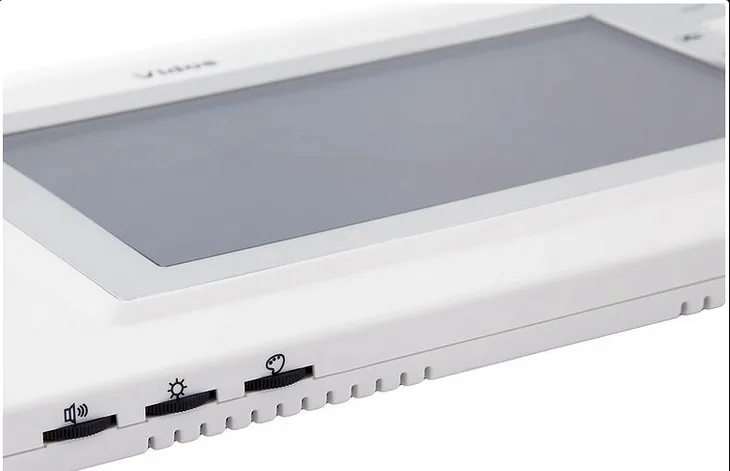 monitor-m320w-waga-z-opakowaniem-3-kg