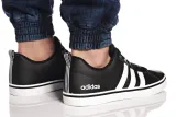 vs-pace-44-marka-adidas