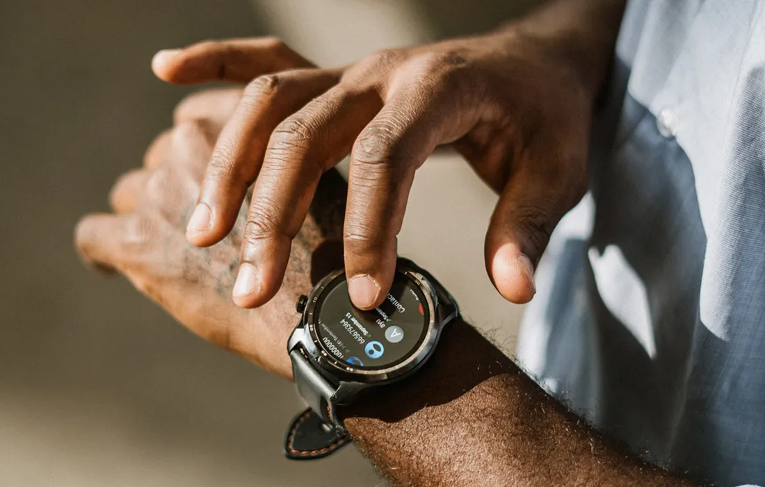 smartwatch-mobvoi-ticwatch-pro-3-lte-shadow-black