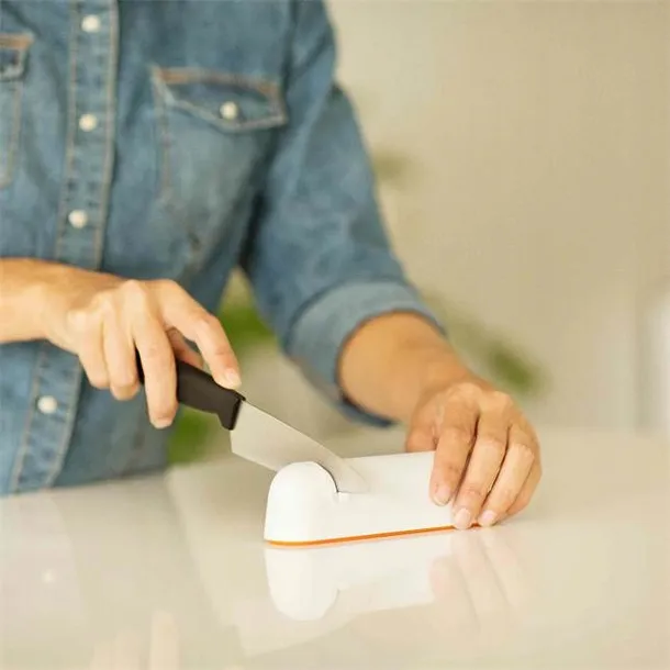 fiskars-oselka-ostrzalka-nozy-roll-sharp-1014214-marka-inny-producent