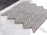 mozaika-ceramiczna-mini-chevron-white-polysk-gama-kolorystyczna-biel