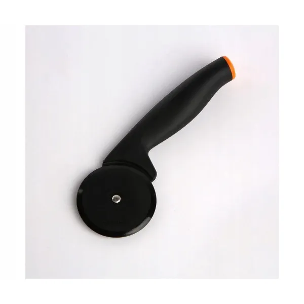 noz-do-pizzy-fiskars-87-cm-stan-nowy