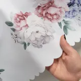 peoni-obrus-serweta-79x79cm-wzor-dominujacy-kwiaty