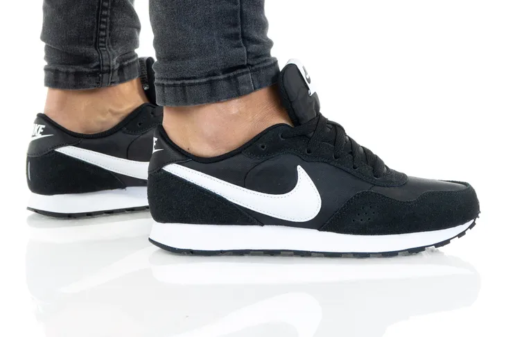 md-valiant-gs-38-5-marka-nike