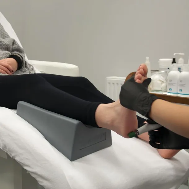 podnozek-do-pedicure-activ-podo-bialy-stan-nowy-kolor-dominujacy-wielokolorowy
