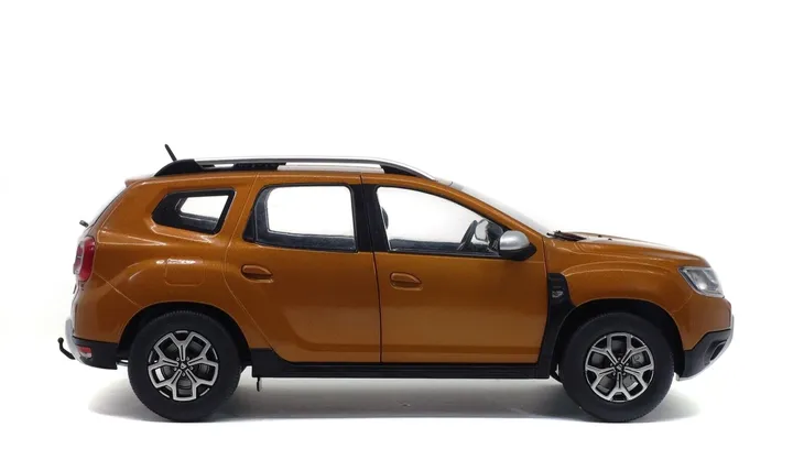solido-dacia-duster-mk2-2018-brazowy-stan-zlozenia-calosc-die-cast