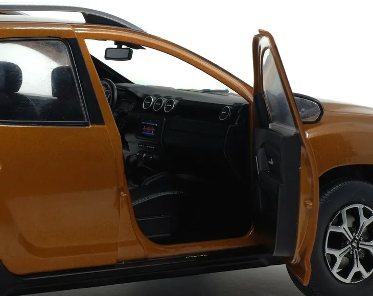 solido-dacia-duster-mk2-2018-brazowy-stan-zlozenia-calosc-die-cast-marka-solido