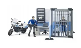 bruder-62732-komenda-policji-zatrzymany