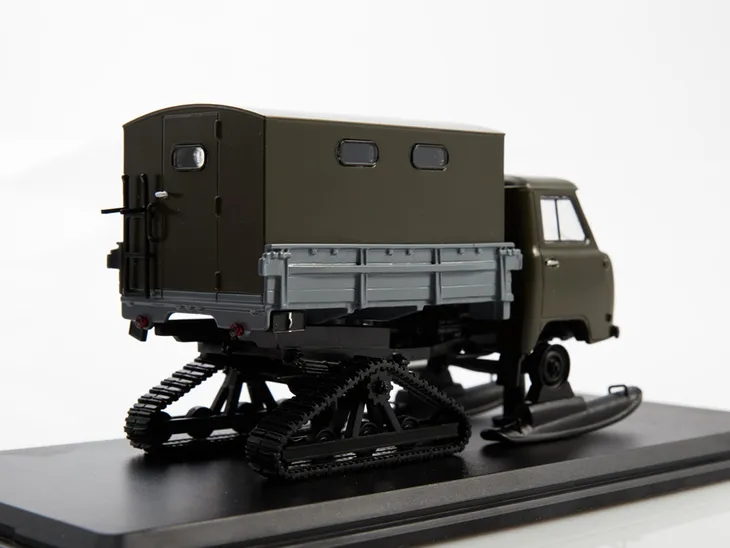 lastochka-uaz-451s-stan-nowy-stan-zlozenia-calosc-die-cast