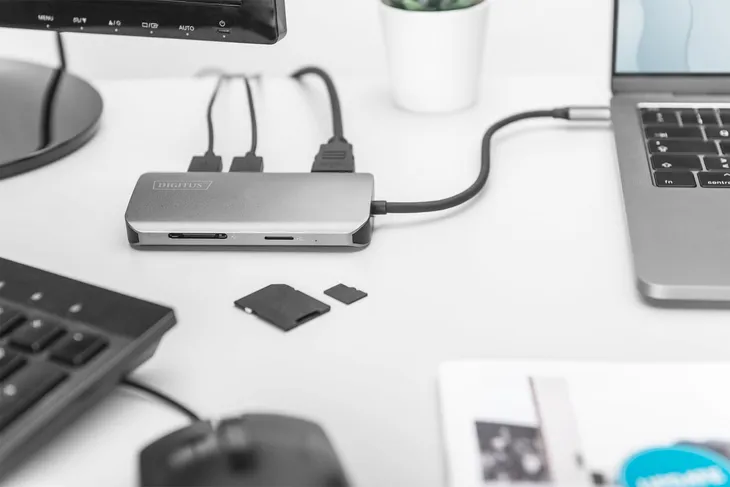 digitus-usb-c-universal-docking-station-8-port-stan-nowy