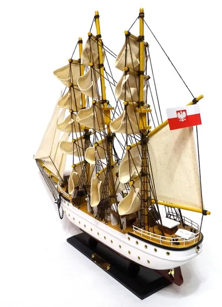model-zaglowca-dar-pomorza-50cm-darpom50-stan-nowy