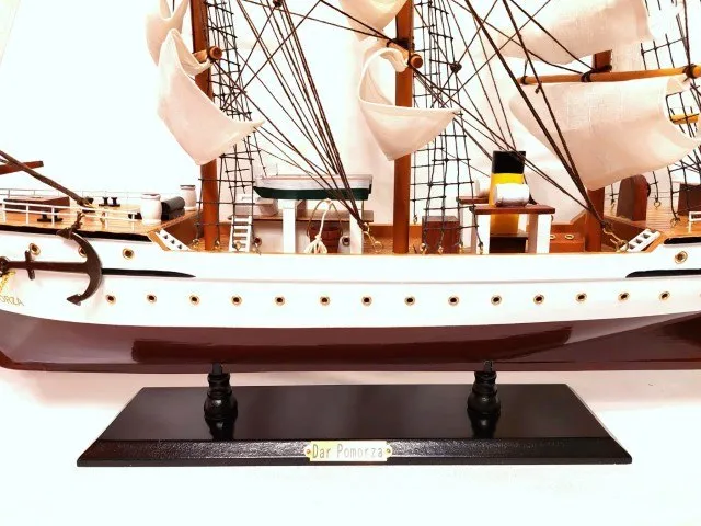 model-zaglowca-dar-pomorza-80cm-darpom80-stan-nowy
