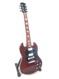 mini-gitara-ac-dc-angus-young-skala-1-4-mgt-0567