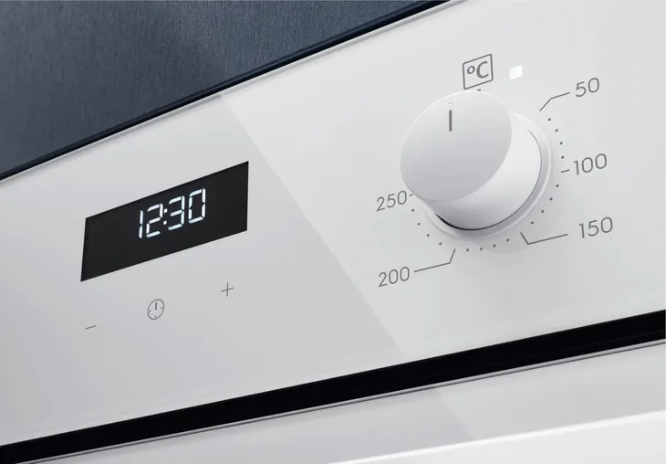 piekarnik-electrolux-eof5c50bv