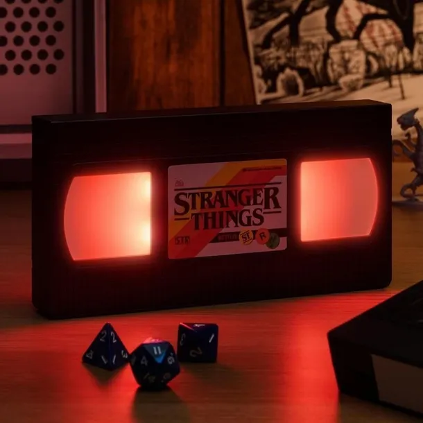 lampka-stranger-things-vhs-logo-dlugosc-wysokosc-10-cm