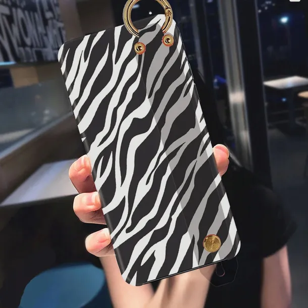 etui-czarne-pasek-wzory-do-iphone-13-pro-max-przeznaczenie-apple