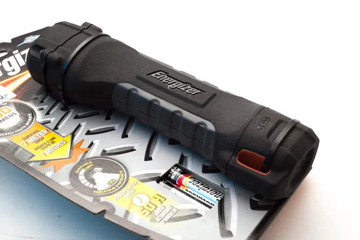 energizer-latarka-led-hard-case-professional-4aa