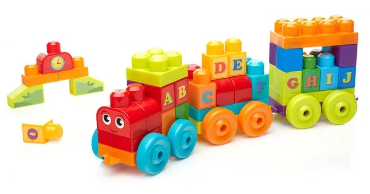 klocki-pociag-abc-wiek-dziecka-3-lata