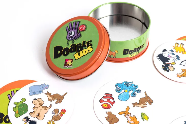 gra-karciana-dobble-kids-czas-rozgrywki-do-15-minut