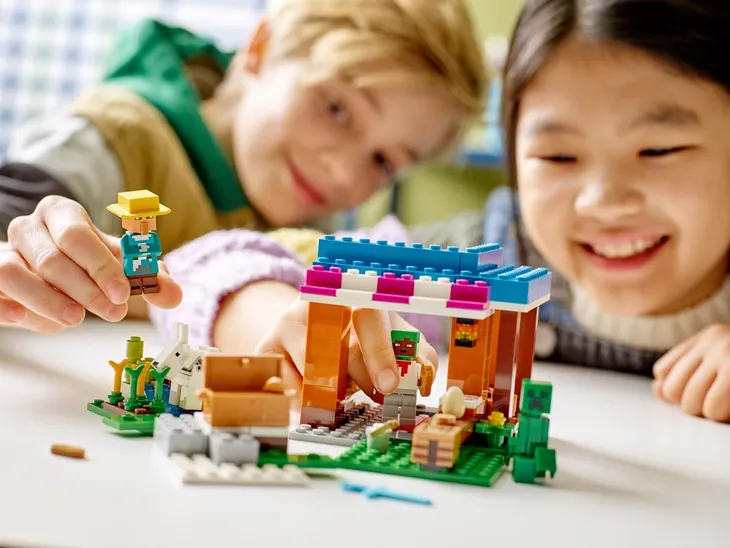 lego-minecraft-piekarnia-21184-waga-z-opakowaniem-0-3-kg