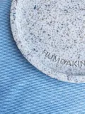 humdakin-okragla-taca-terrazzo