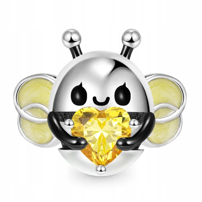 gnoce-charms-bee-embraces-heart