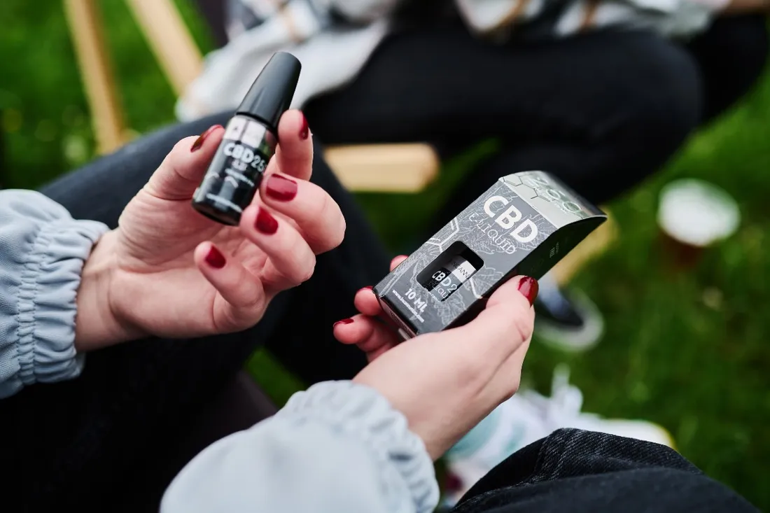 waporyzator-v-pen-e-liquid-cbd-strawberry-kush-50