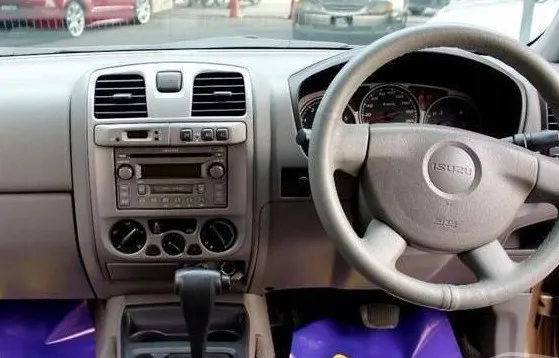 radionawigacja-gps-isuzu-d-max-2001-05-android-stan-nowy
