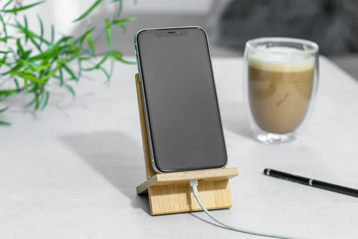 podstawka-pod-telefon-stan-nowy