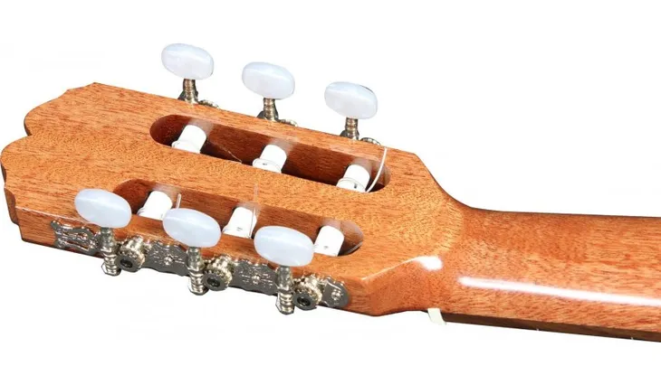 admira-malaga-gitara-klasyczna-rodzaj-flamenco