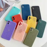etui-oddychajace-mesh-do-iphone-se2-se3-czerwony-dedykowany-model-iphone-se2-se3