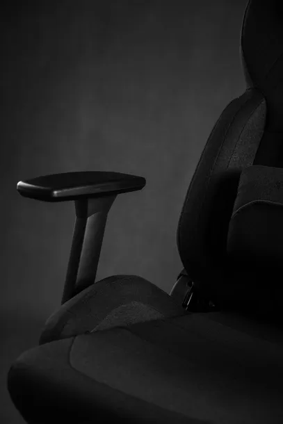 fotel-gamingowy-sense7-sentinel-model-sentinel-stan-nowy-producent-sense7