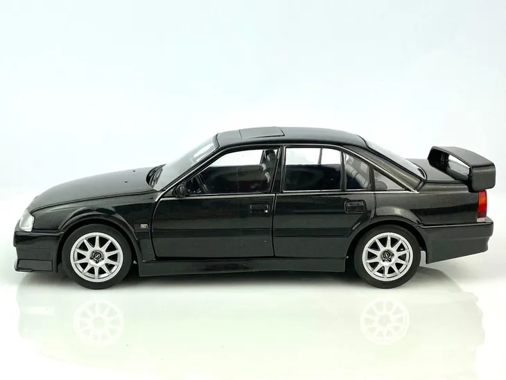 opel-omega-evolution-500-1991-whitebox-1-24-marka-inna