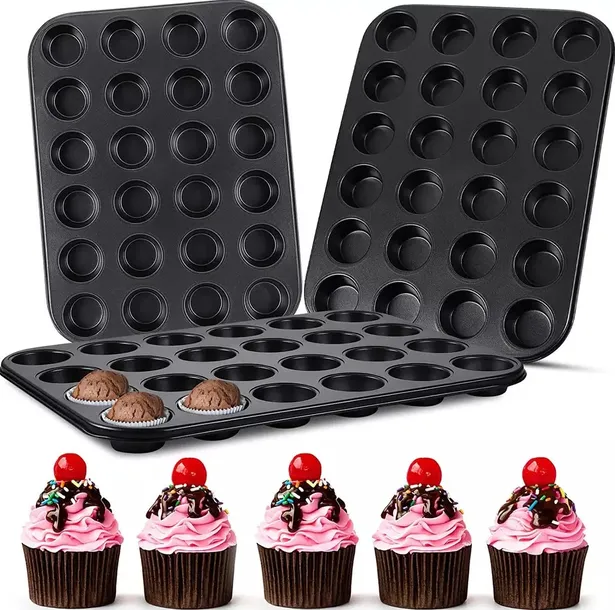 forma-blacha-do-muffinek-babeczek-24-gniazda-stan-nowy