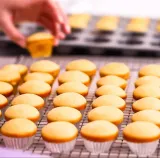 forma-blacha-do-muffinek-babeczek-24-gniazda-stan-nowy