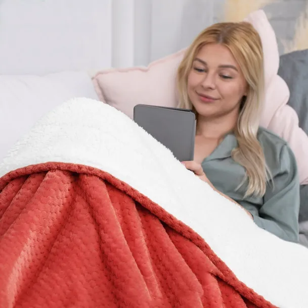 amelia-home-koc-red-170x210-kolor-inny-stan-nowy-material-wykonania-mikrofibra