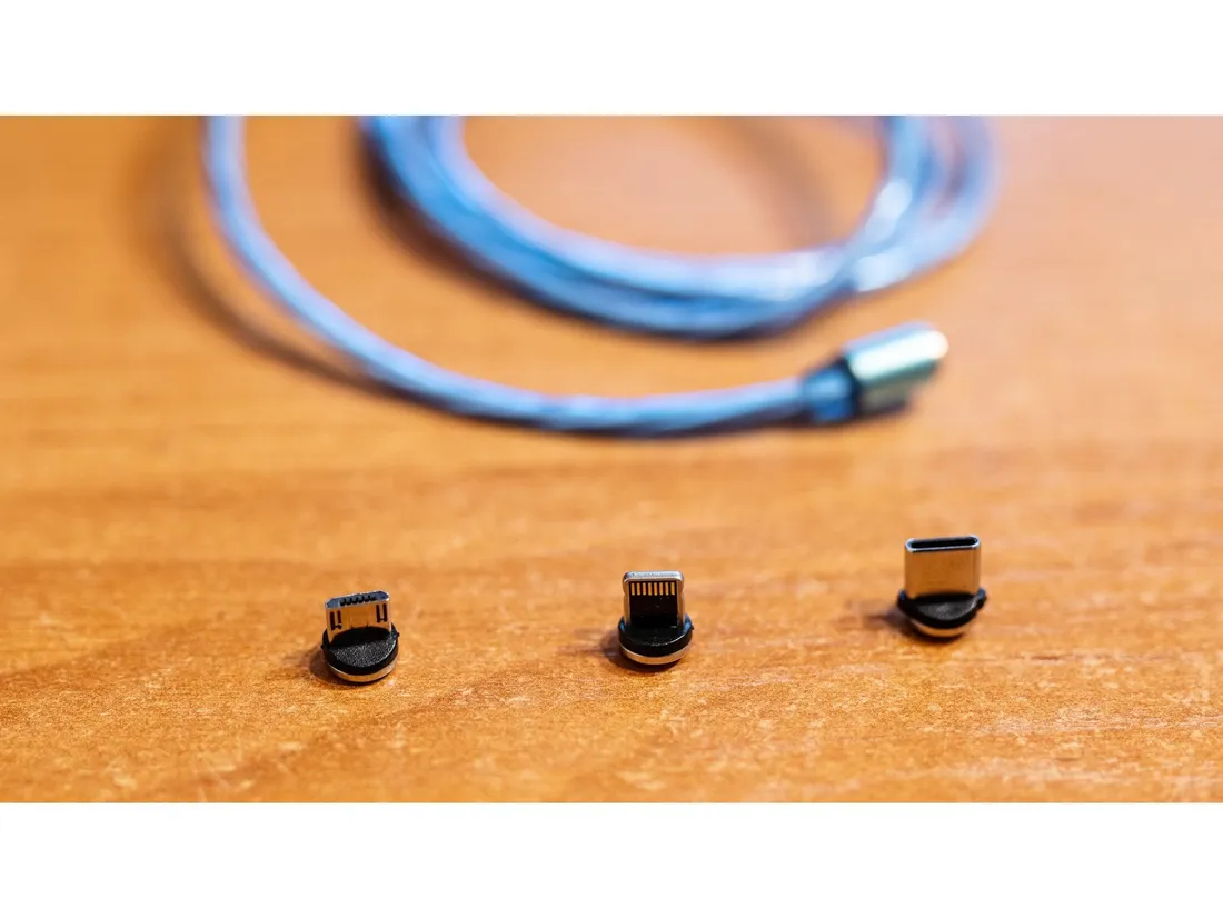 kabel-magnetyczny-3w1-usb-micro-iphone-typ-c-led